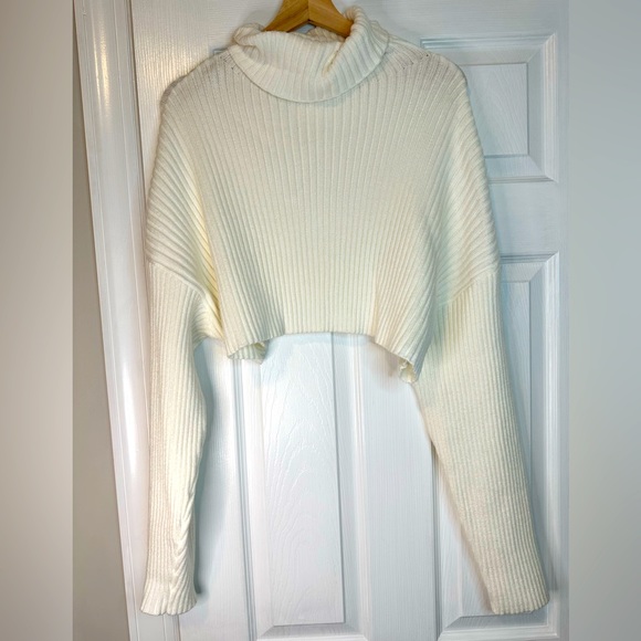 mimosa Sweaters - NWOT White Turtleneck Cropped Sweater Oversized